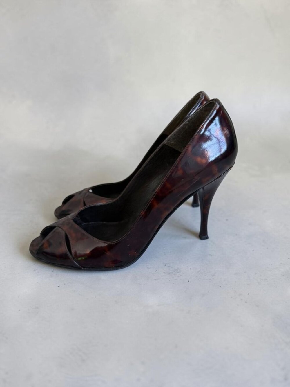 STUART WEITZMAN Tortoise Print Patent Leather Peeptoe Heels Size 7